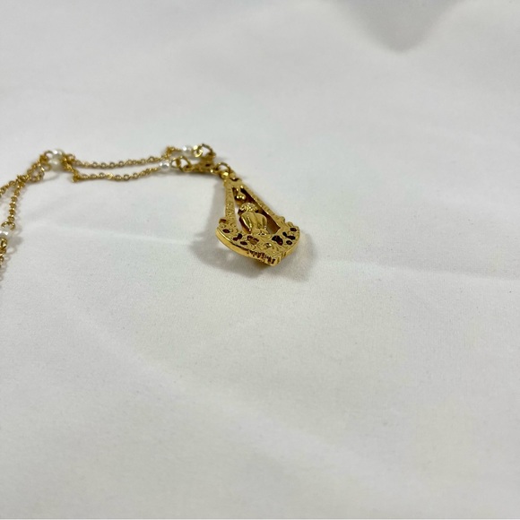 Vintage unique gold tone pendant necklace chain with faux pearls by 1928. - Picture 6 of 11